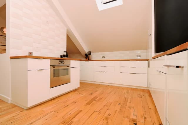 1Bedrooms, 2Bathrooms