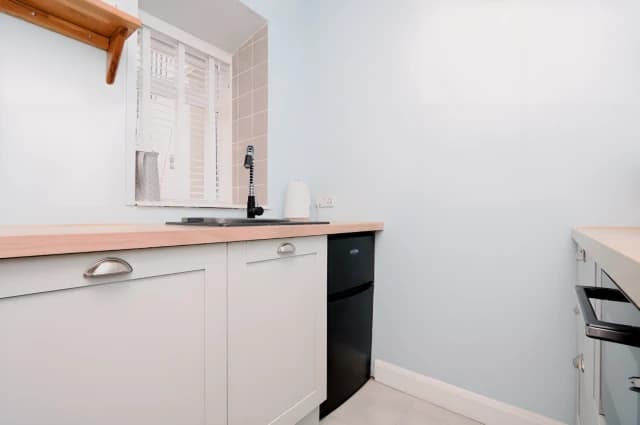1Bedrooms, 1Bathrooms