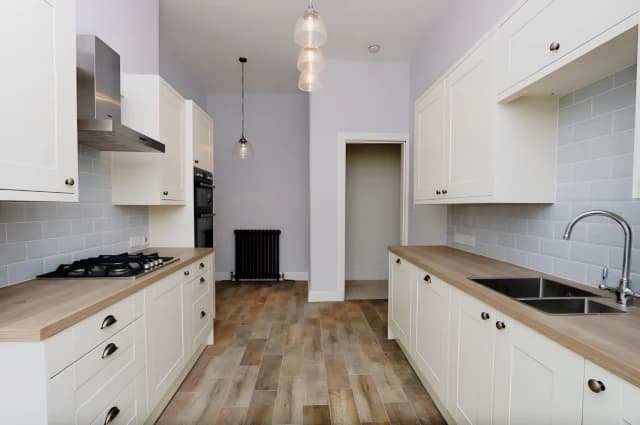 3Bedrooms, 1Bathrooms