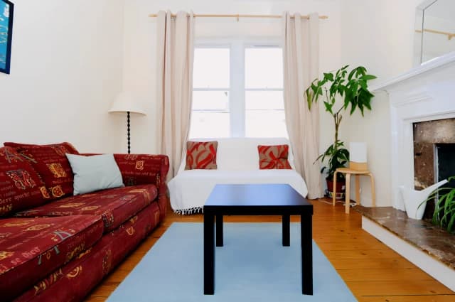 2Bedrooms, 1Bathrooms