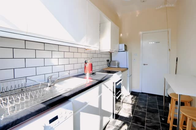 2Bedrooms, 1Bathrooms