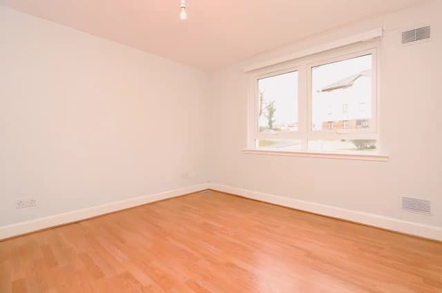 2Bedrooms, 1Bathrooms