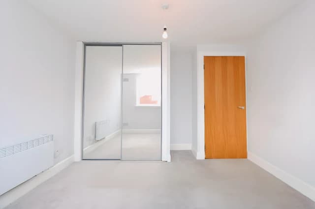 2Bedrooms, 1Bathrooms