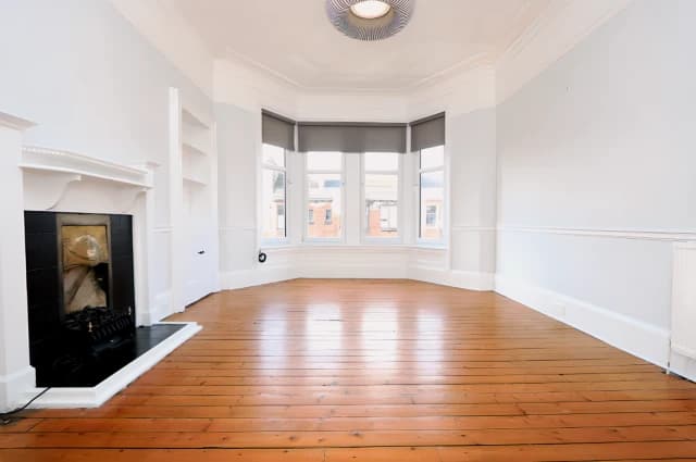 2Bedrooms, 1Bathrooms