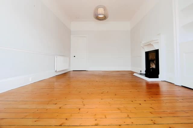 2Bedrooms, 1Bathrooms