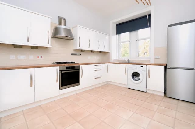2Bedrooms, 1Bathrooms