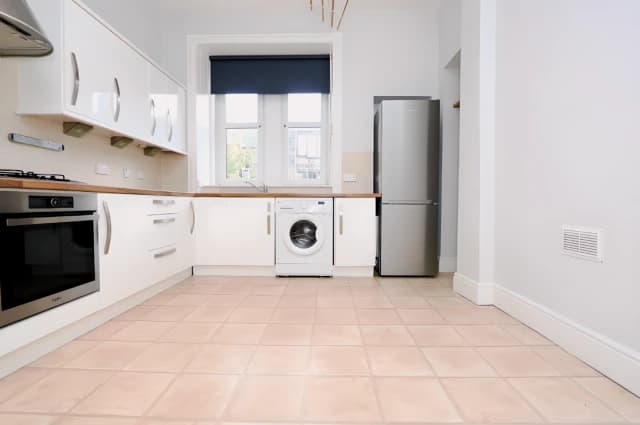 2Bedrooms, 1Bathrooms