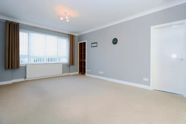 2Bedrooms, 1Bathrooms