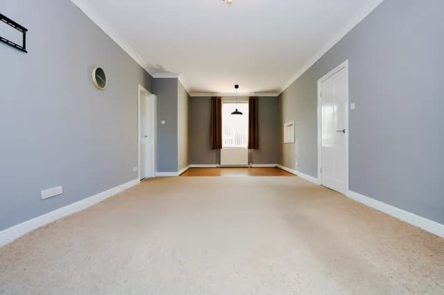 2Bedrooms, 1Bathrooms