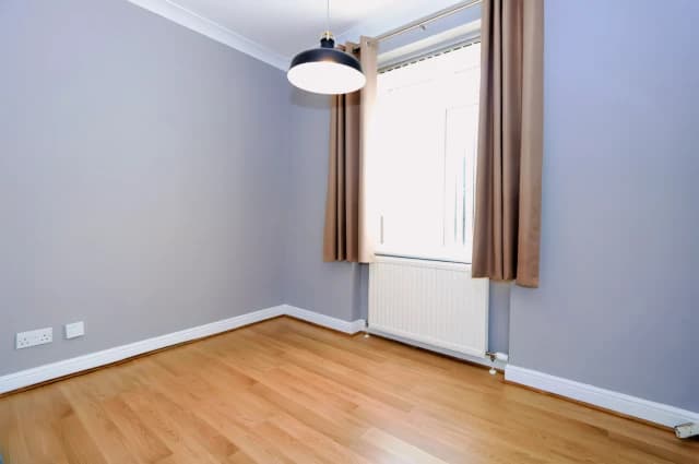 2Bedrooms, 1Bathrooms
