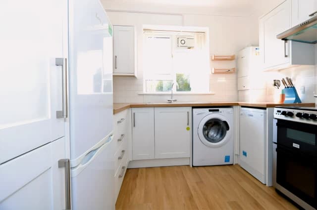 2Bedrooms, 1Bathrooms