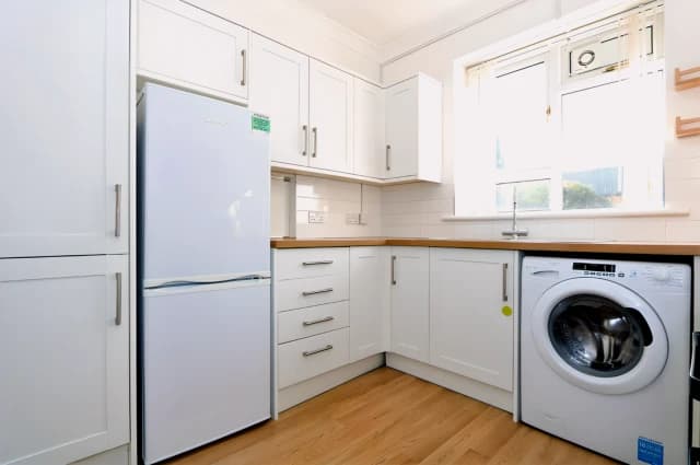 2Bedrooms, 1Bathrooms