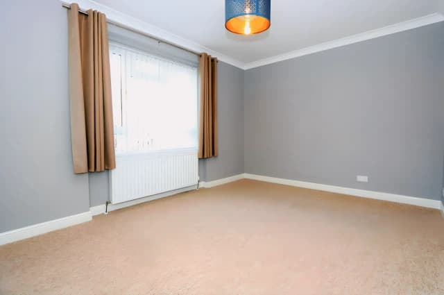 2Bedrooms, 1Bathrooms
