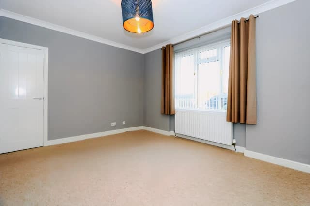 2Bedrooms, 1Bathrooms