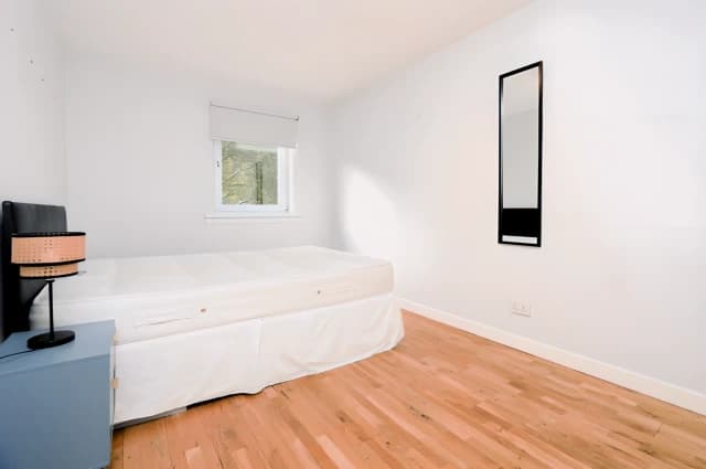 2Bedrooms, 1Bathrooms