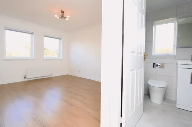 2Bedrooms, 2Bathrooms