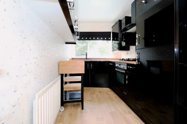 2Bedrooms, 1Bathrooms