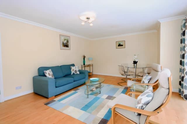 2Bedrooms, 2Bathrooms