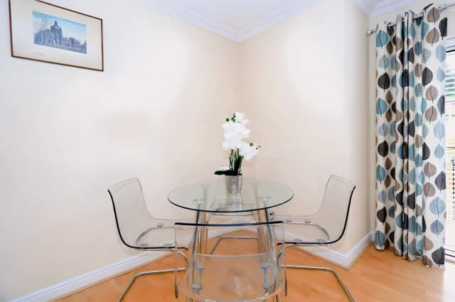2Bedrooms, 2Bathrooms