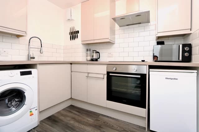 1Bedrooms, 1Bathrooms