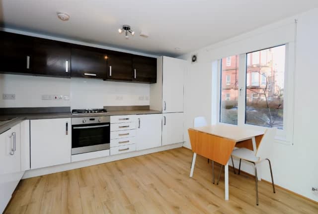 2Bedrooms, 1Bathrooms