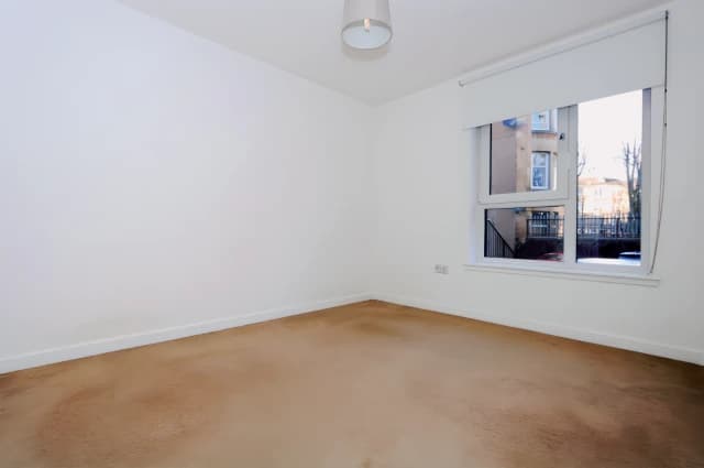2Bedrooms, 1Bathrooms