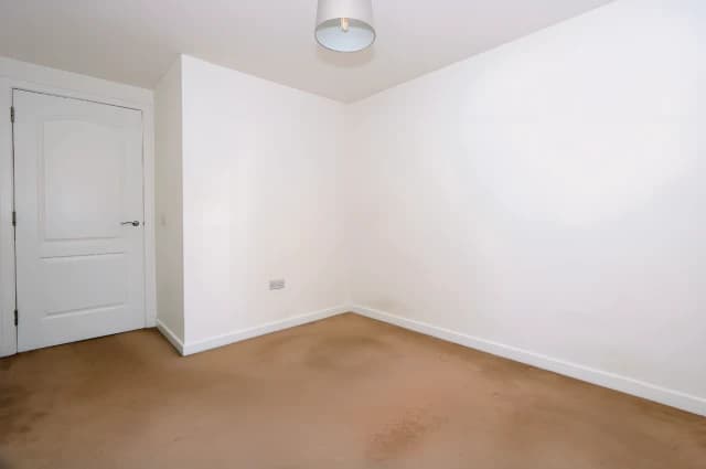 2Bedrooms, 1Bathrooms