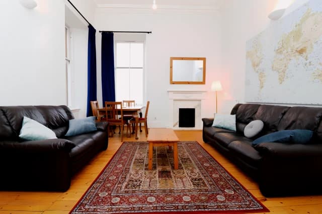 2Bedrooms, 1Bathrooms