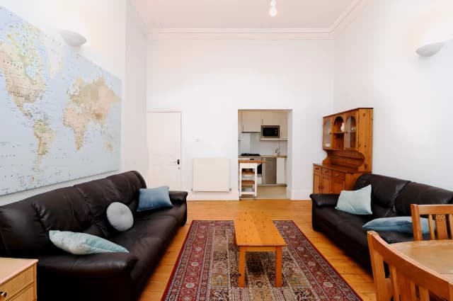 2Bedrooms, 1Bathrooms