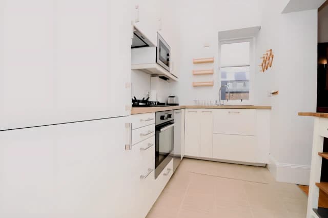 2Bedrooms, 1Bathrooms
