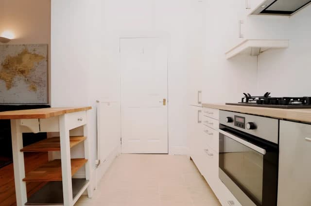 2Bedrooms, 1Bathrooms