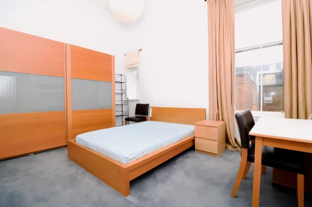 2Bedrooms, 1Bathrooms