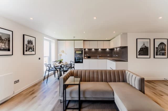 2Bedrooms, 2Bathrooms