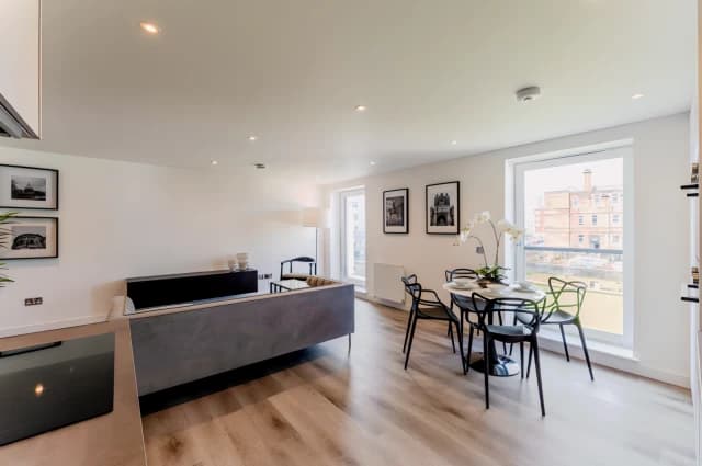 2Bedrooms, 2Bathrooms