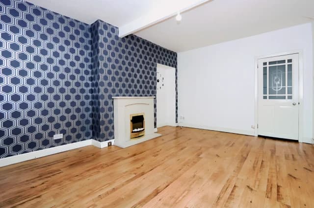 2Bedrooms, 1Bathrooms