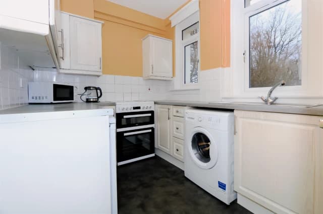 2Bedrooms, 1Bathrooms