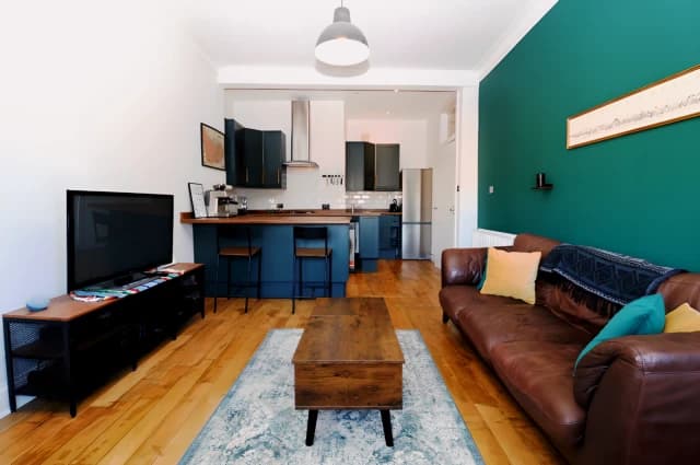 2Bedrooms, 1Bathrooms