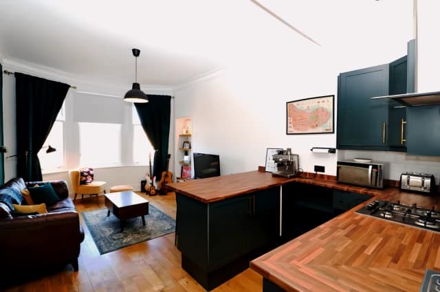 2Bedrooms, 1Bathrooms