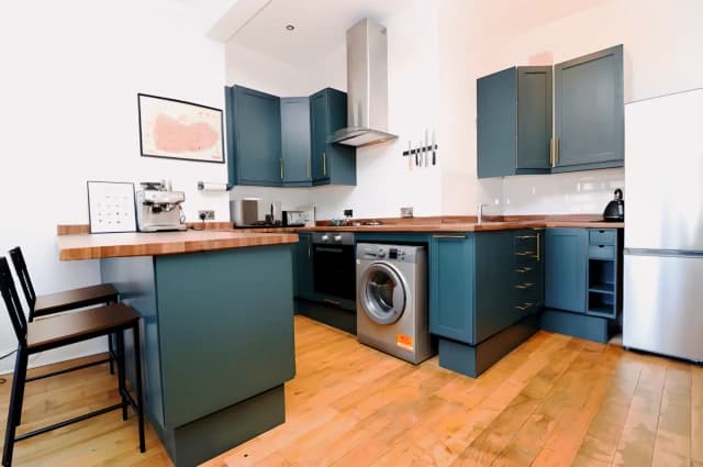 2Bedrooms, 1Bathrooms