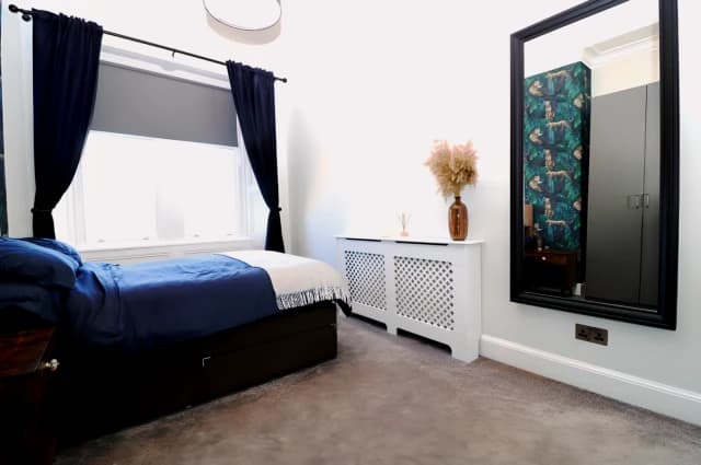 2Bedrooms, 1Bathrooms