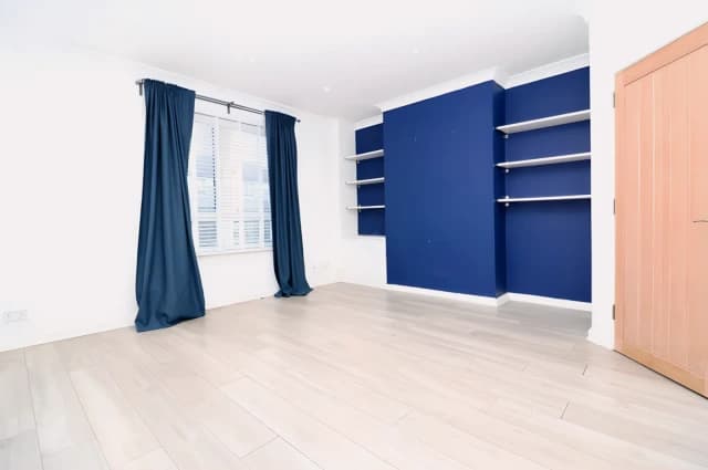 2Bedrooms, 1Bathrooms