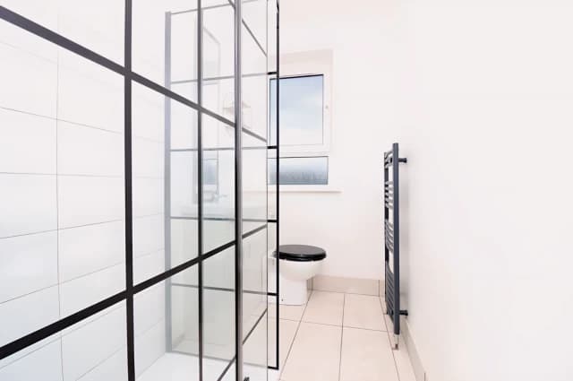 2Bedrooms, 1Bathrooms