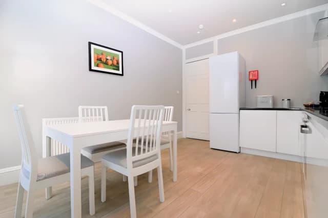 3Bedrooms, 2Bathrooms