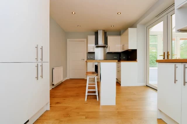 4Bedrooms, 3Bathrooms