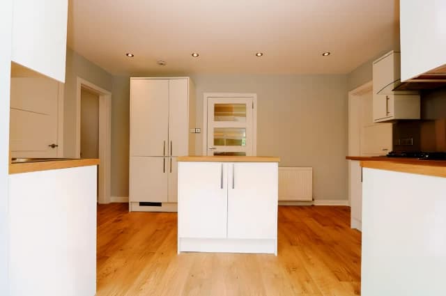 4Bedrooms, 3Bathrooms