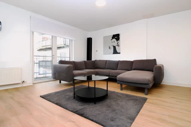 2Bedrooms, 2Bathrooms