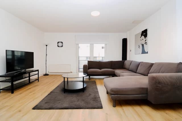 2Bedrooms, 2Bathrooms