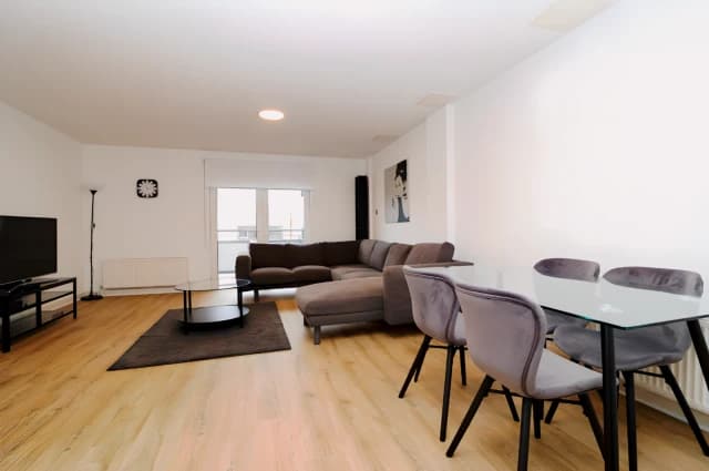 2Bedrooms, 2Bathrooms