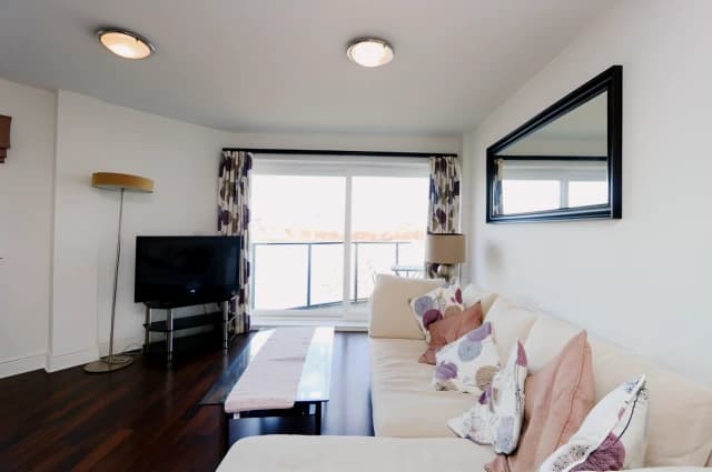 2Bedrooms, 1Bathrooms