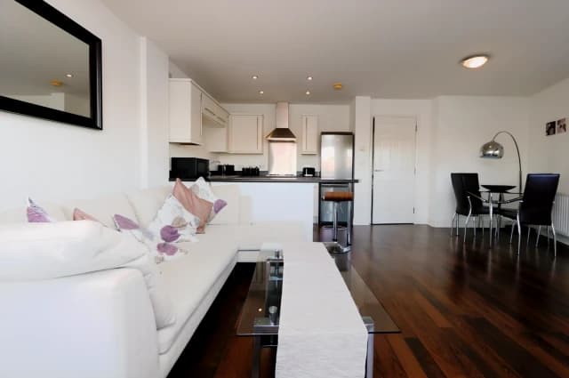 2Bedrooms, 1Bathrooms